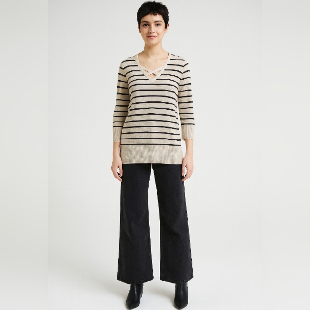 89th & Madison Black and Oatmeal V-Neck Sweater Size Medium